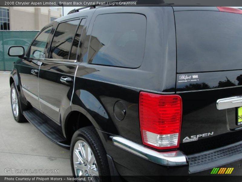 Brilliant Black Crystal Pearl / Light Graystone 2008 Chrysler Aspen Limited