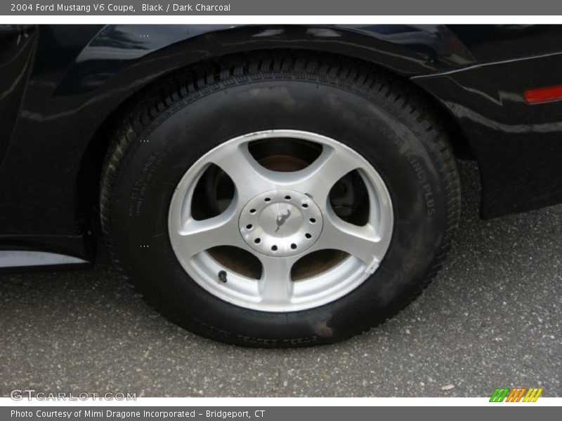 Black / Dark Charcoal 2004 Ford Mustang V6 Coupe