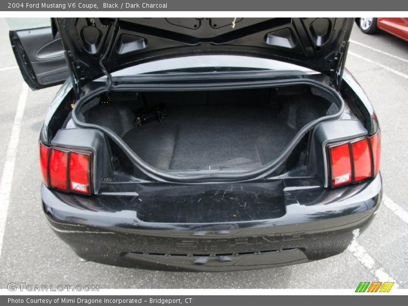 Black / Dark Charcoal 2004 Ford Mustang V6 Coupe