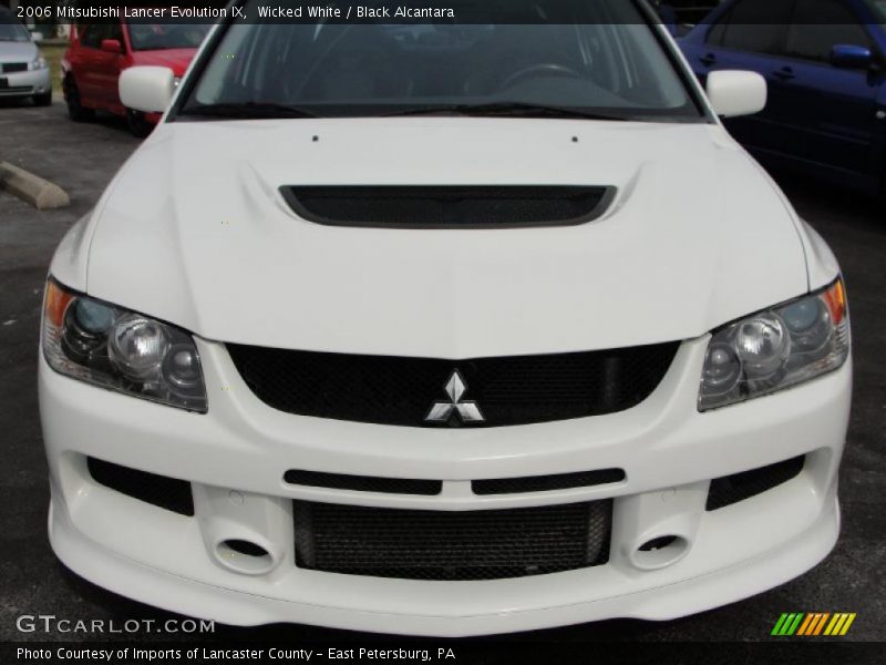 Wicked White / Black Alcantara 2006 Mitsubishi Lancer Evolution IX