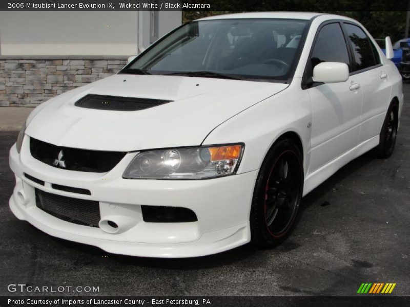 Wicked White / Black Alcantara 2006 Mitsubishi Lancer Evolution IX