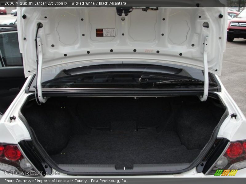 Wicked White / Black Alcantara 2006 Mitsubishi Lancer Evolution IX