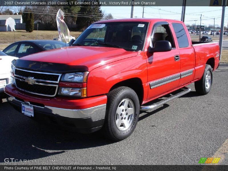 Victory Red / Dark Charcoal 2007 Chevrolet Silverado 1500 Classic LT Extended Cab 4x4