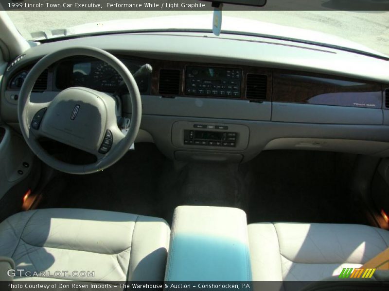 Performance White / Light Graphite 1999 Lincoln Town Car Executive