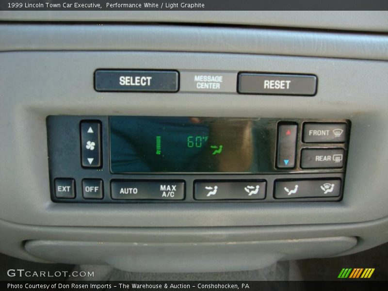 Performance White / Light Graphite 1999 Lincoln Town Car Executive