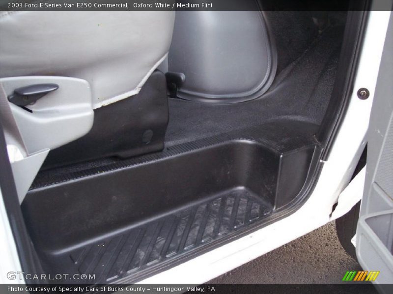 Oxford White / Medium Flint 2003 Ford E Series Van E250 Commercial