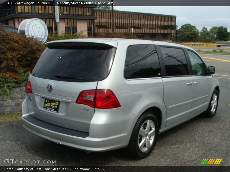 Mercury Silver Metallic / Aero Gray 2010 Volkswagen Routan SEL