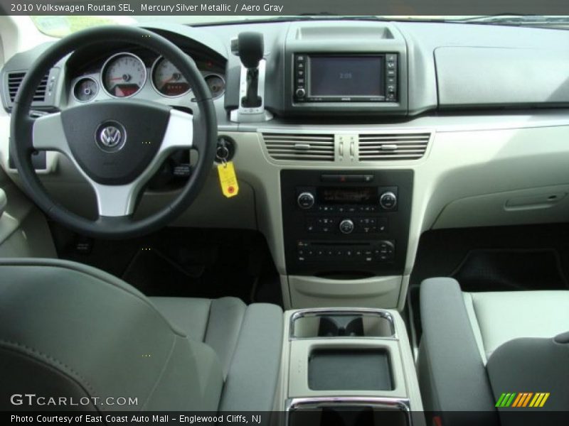 Mercury Silver Metallic / Aero Gray 2010 Volkswagen Routan SEL