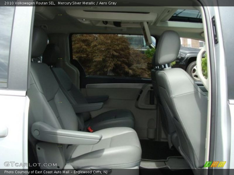 Mercury Silver Metallic / Aero Gray 2010 Volkswagen Routan SEL