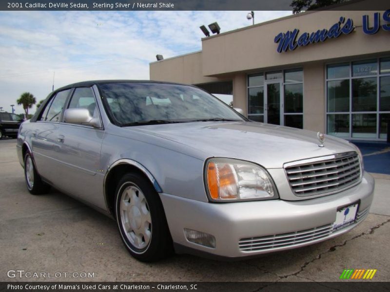 Sterling Silver / Neutral Shale 2001 Cadillac DeVille Sedan