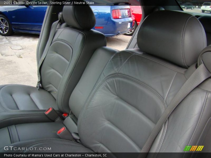 Sterling Silver / Neutral Shale 2001 Cadillac DeVille Sedan