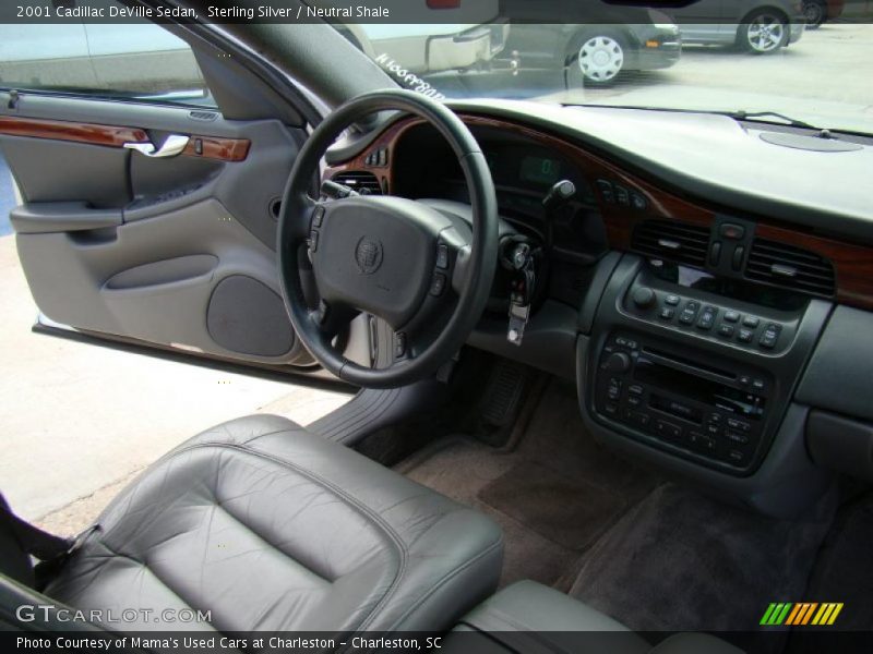 Sterling Silver / Neutral Shale 2001 Cadillac DeVille Sedan