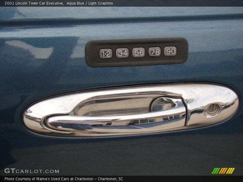 Aqua Blue / Light Graphite 2001 Lincoln Town Car Executive