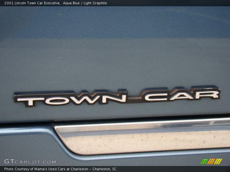 Aqua Blue / Light Graphite 2001 Lincoln Town Car Executive