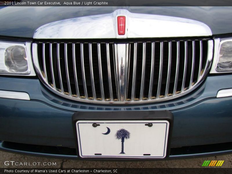 Aqua Blue / Light Graphite 2001 Lincoln Town Car Executive