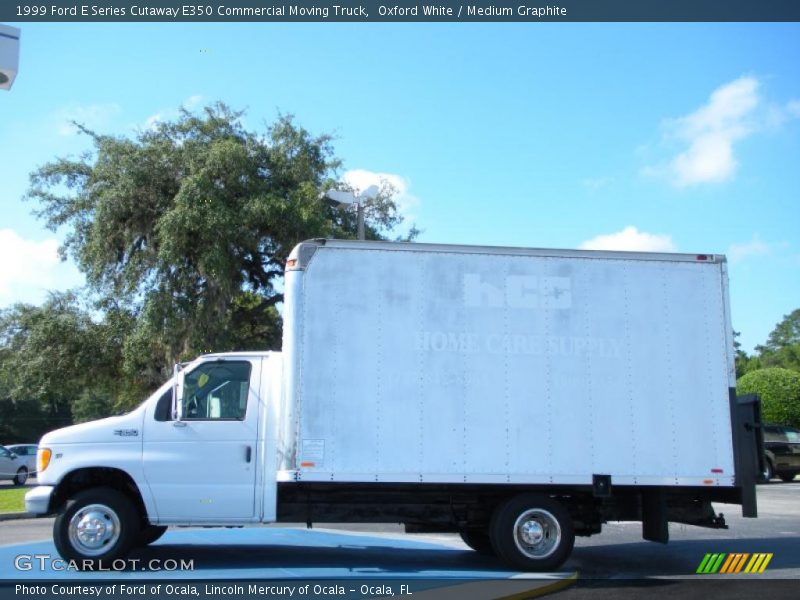 Oxford White / Medium Graphite 1999 Ford E Series Cutaway E350 Commercial Moving Truck