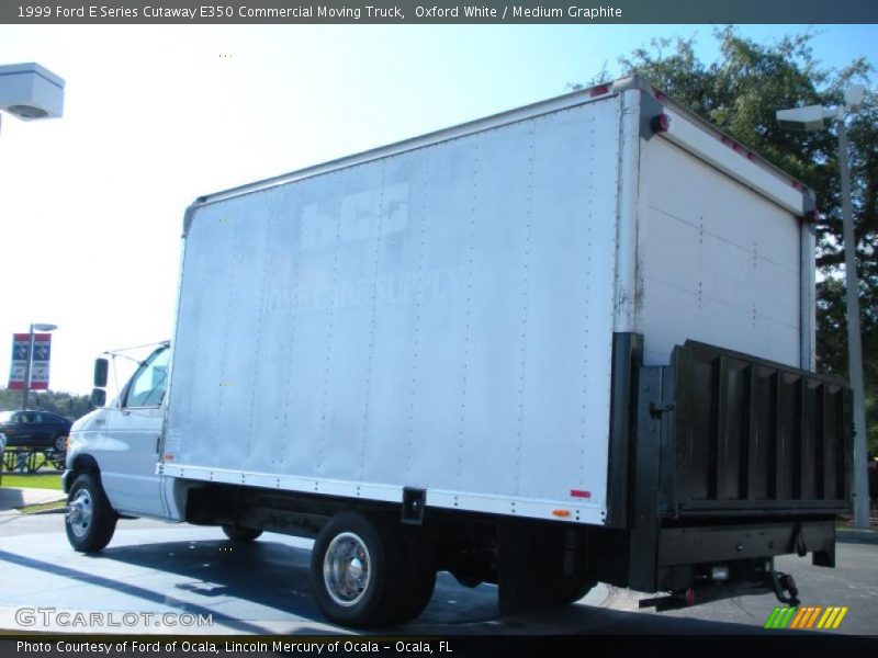 Oxford White / Medium Graphite 1999 Ford E Series Cutaway E350 Commercial Moving Truck