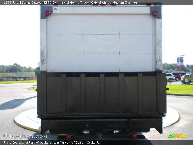Oxford White / Medium Graphite 1999 Ford E Series Cutaway E350 Commercial Moving Truck