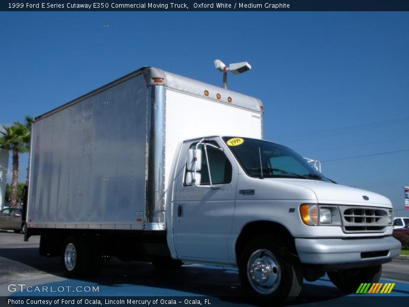 Oxford White / Medium Graphite 1999 Ford E Series Cutaway E350 Commercial Moving Truck