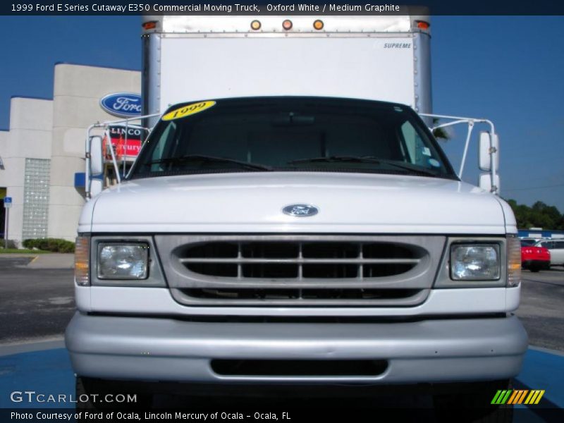 Oxford White / Medium Graphite 1999 Ford E Series Cutaway E350 Commercial Moving Truck