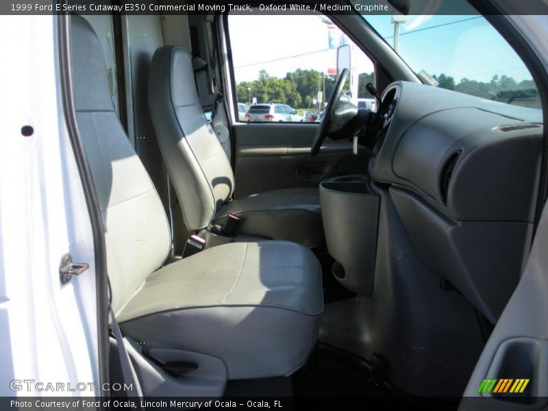 Oxford White / Medium Graphite 1999 Ford E Series Cutaway E350 Commercial Moving Truck