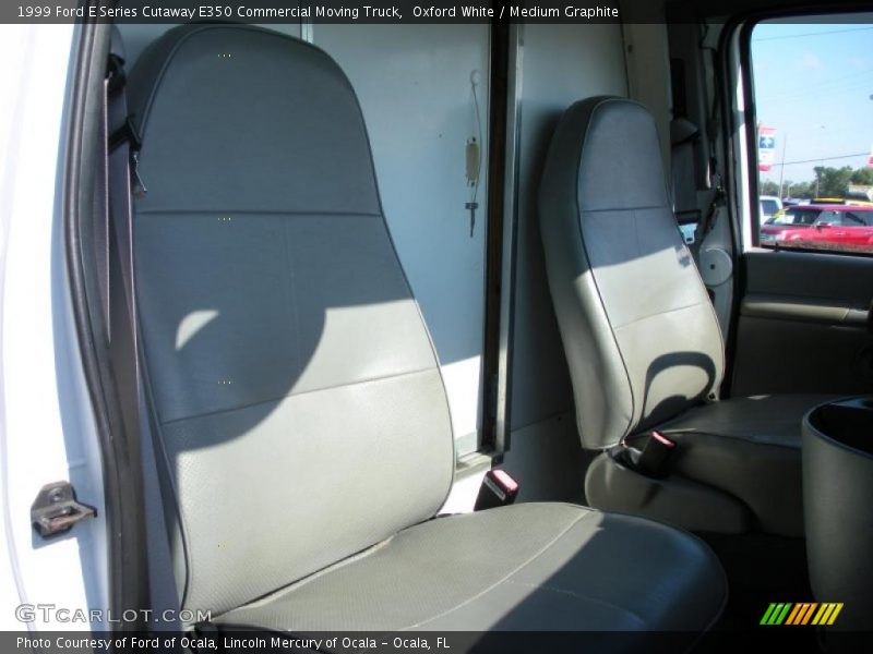 Oxford White / Medium Graphite 1999 Ford E Series Cutaway E350 Commercial Moving Truck