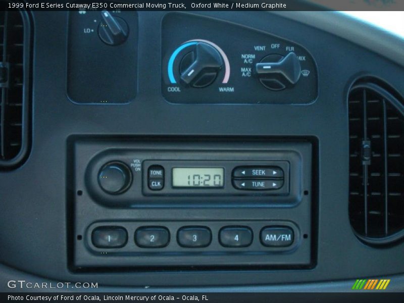 Oxford White / Medium Graphite 1999 Ford E Series Cutaway E350 Commercial Moving Truck