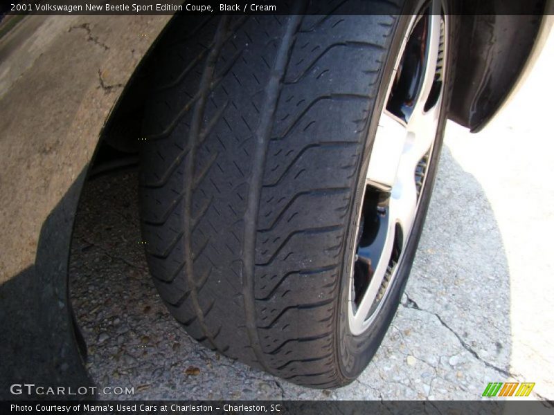 Black / Cream 2001 Volkswagen New Beetle Sport Edition Coupe