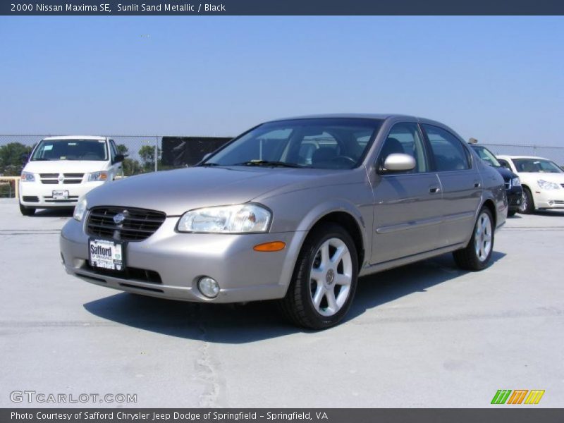 Sunlit Sand Metallic / Black 2000 Nissan Maxima SE