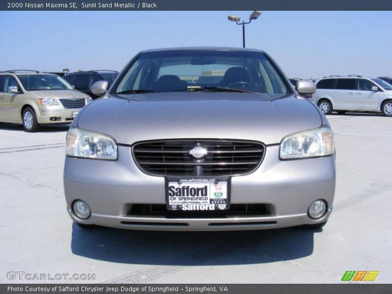 Sunlit Sand Metallic / Black 2000 Nissan Maxima SE