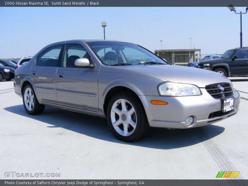 Sunlit Sand Metallic / Black 2000 Nissan Maxima SE