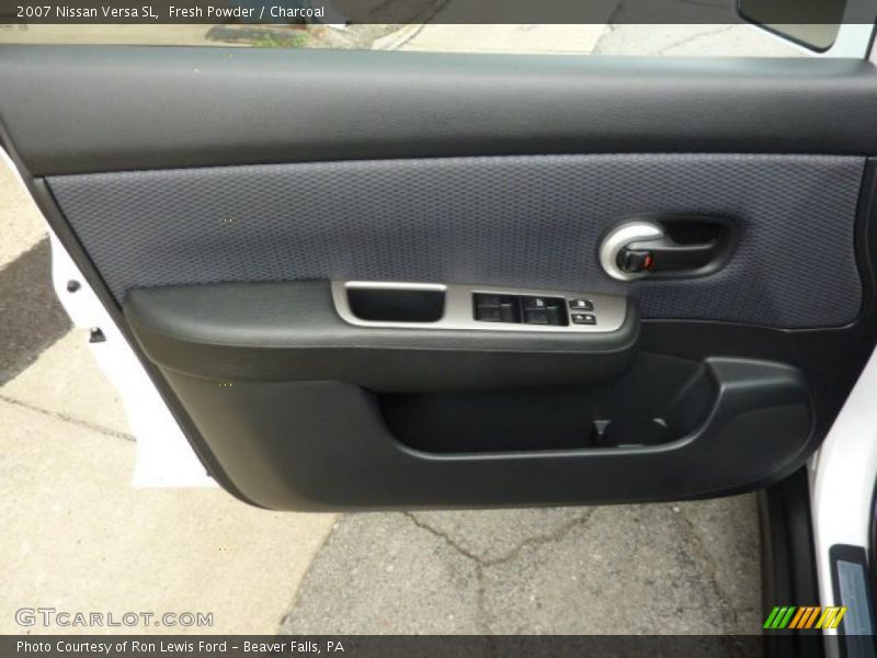 Fresh Powder / Charcoal 2007 Nissan Versa SL