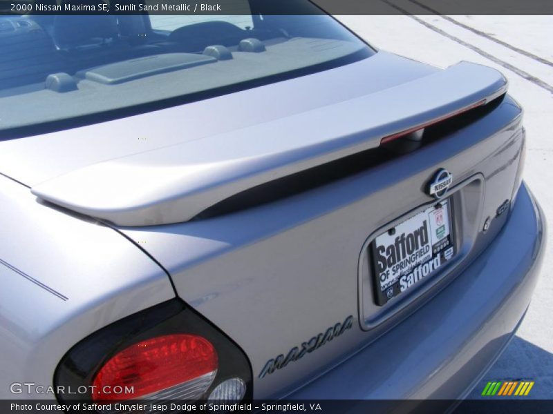 Sunlit Sand Metallic / Black 2000 Nissan Maxima SE