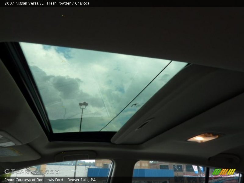 Fresh Powder / Charcoal 2007 Nissan Versa SL