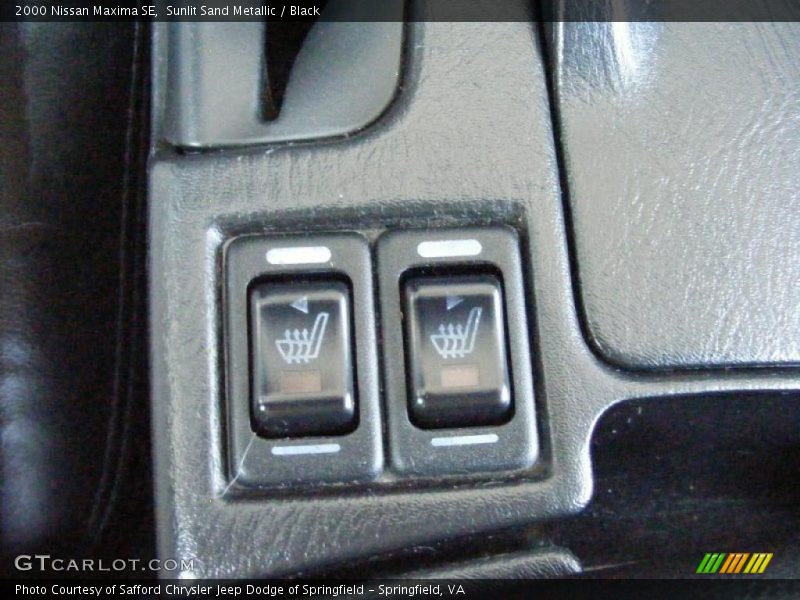Sunlit Sand Metallic / Black 2000 Nissan Maxima SE
