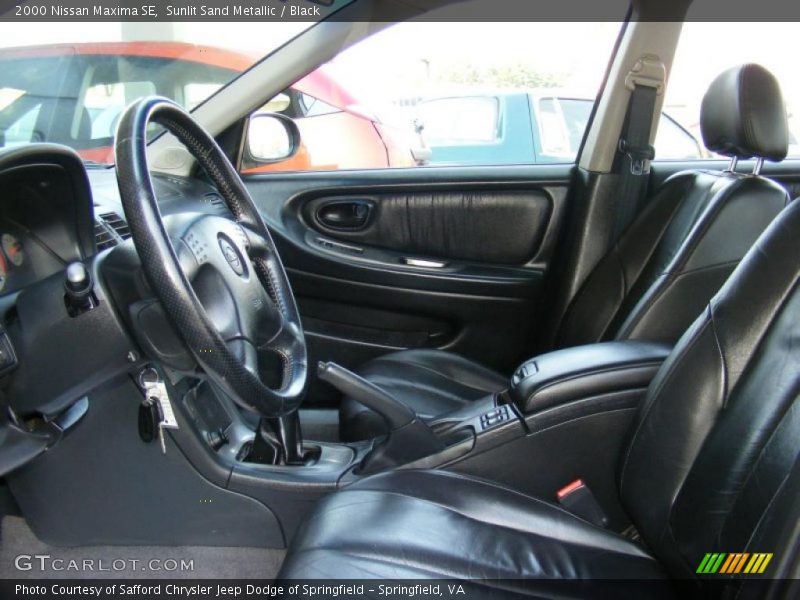 Sunlit Sand Metallic / Black 2000 Nissan Maxima SE