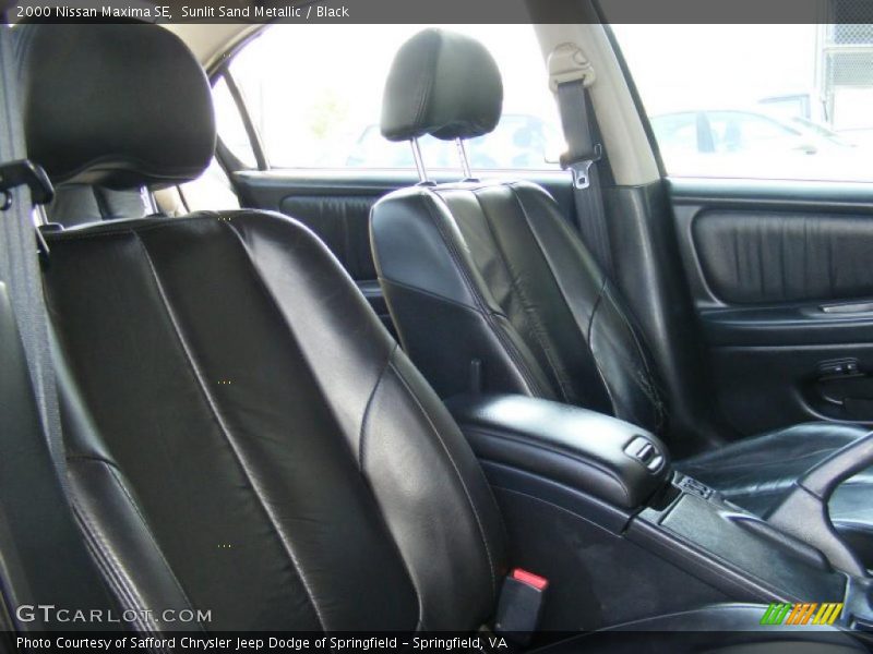 Sunlit Sand Metallic / Black 2000 Nissan Maxima SE