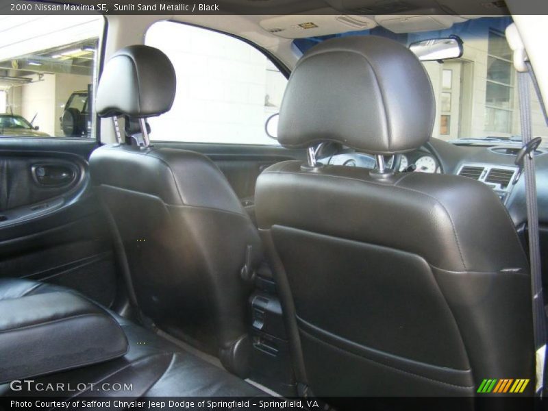 Sunlit Sand Metallic / Black 2000 Nissan Maxima SE