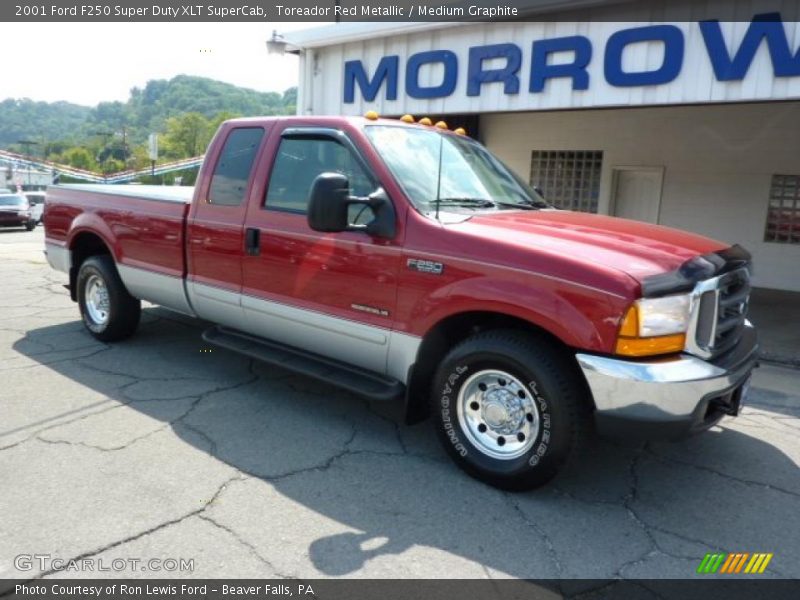 Toreador Red Metallic / Medium Graphite 2001 Ford F250 Super Duty XLT SuperCab