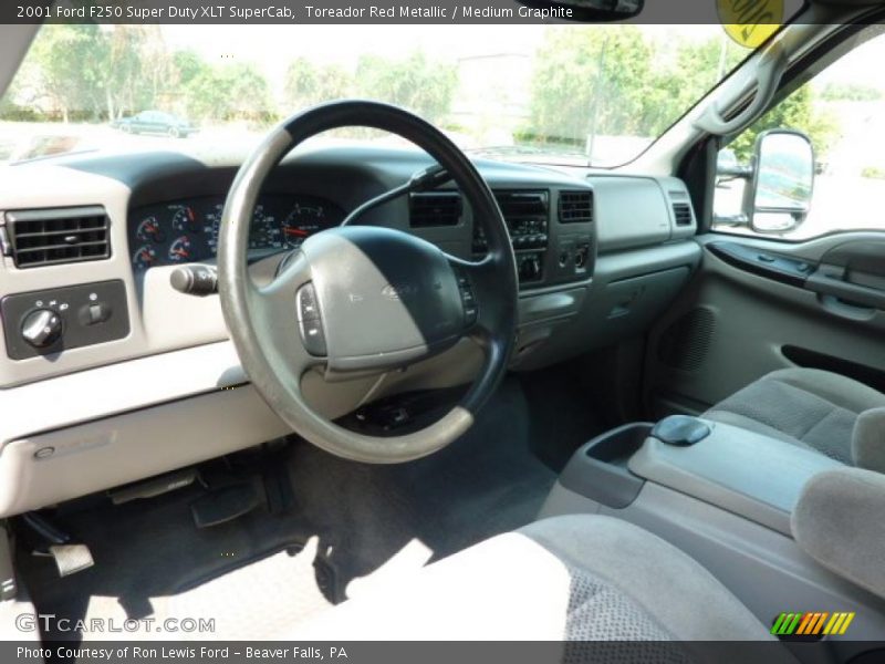 Toreador Red Metallic / Medium Graphite 2001 Ford F250 Super Duty XLT SuperCab