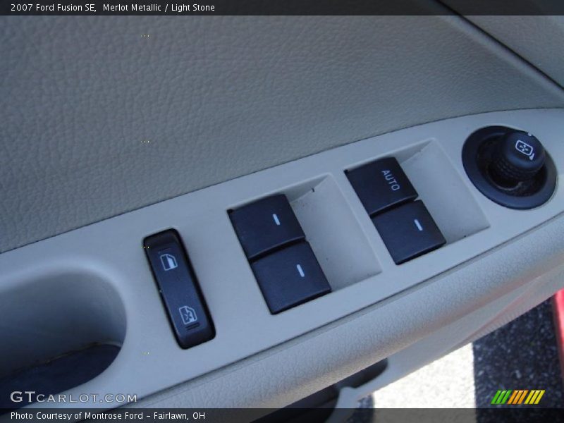 Merlot Metallic / Light Stone 2007 Ford Fusion SE