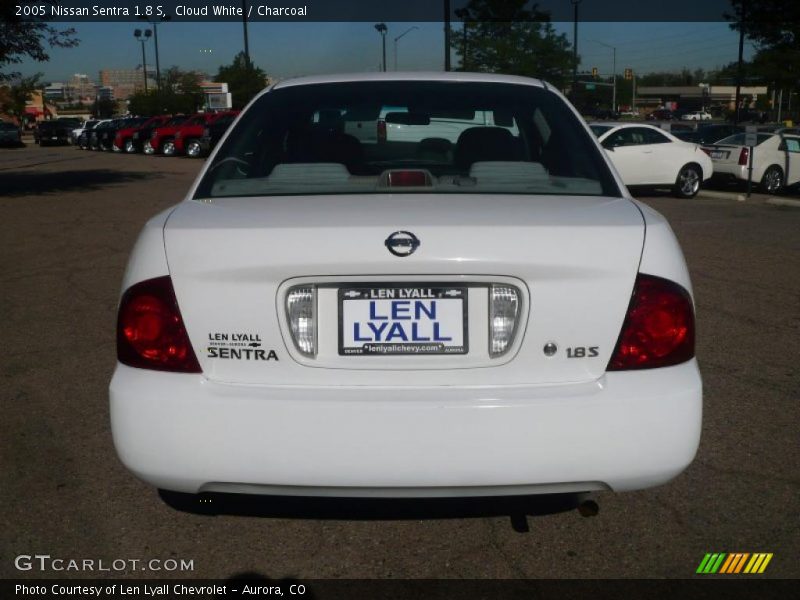 Cloud White / Charcoal 2005 Nissan Sentra 1.8 S