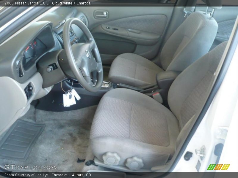 Cloud White / Charcoal 2005 Nissan Sentra 1.8 S