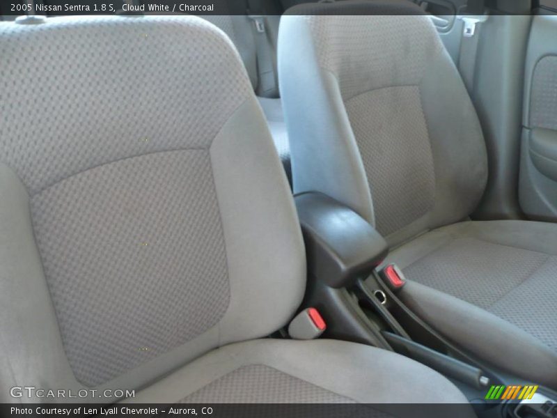 Cloud White / Charcoal 2005 Nissan Sentra 1.8 S