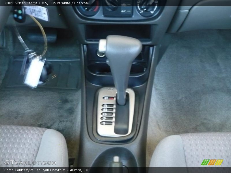 Cloud White / Charcoal 2005 Nissan Sentra 1.8 S