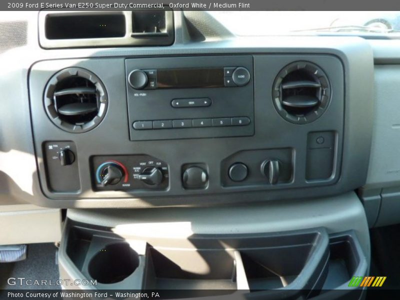 Oxford White / Medium Flint 2009 Ford E Series Van E250 Super Duty Commercial