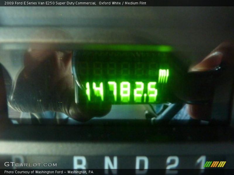 Oxford White / Medium Flint 2009 Ford E Series Van E250 Super Duty Commercial