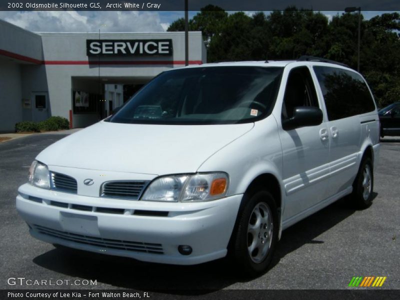 Arctic White / Gray 2002 Oldsmobile Silhouette GLS