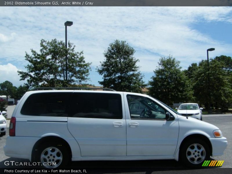 Arctic White / Gray 2002 Oldsmobile Silhouette GLS