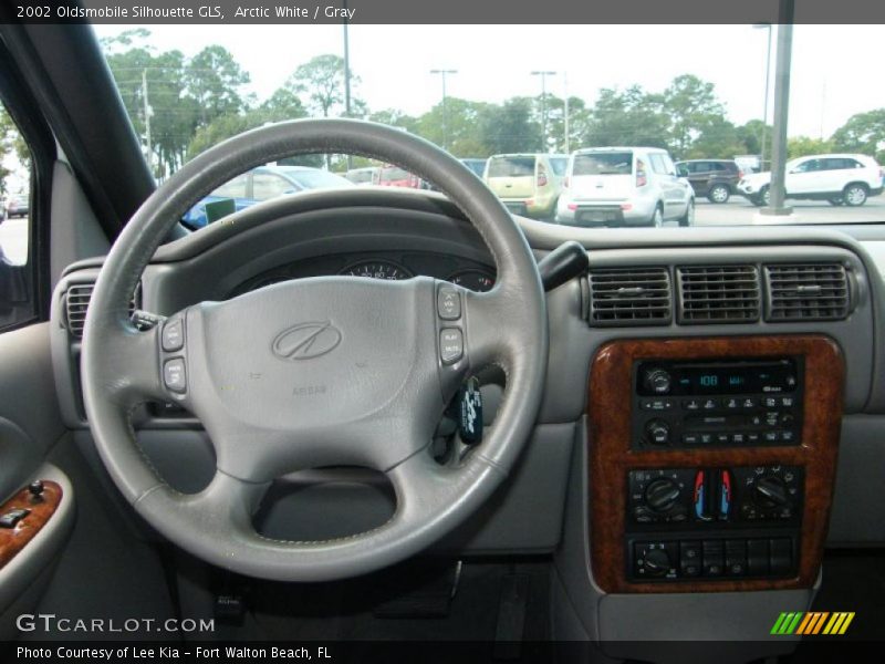 Arctic White / Gray 2002 Oldsmobile Silhouette GLS
